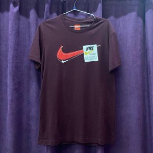 032 Футболка от Nike (бордовый)