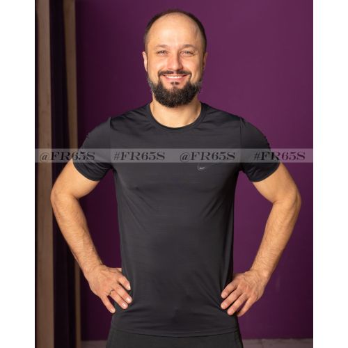8602 Футболка мужская от Nike (чёрный)