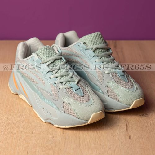 Кроссовки Adidas Yeezy Boost 700 V2 (серый/голубой)