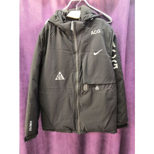 2223 Куртка от Nike (чёрный)