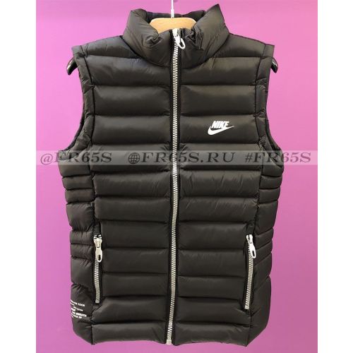 7808 Жилет от Nike (чёрный)
