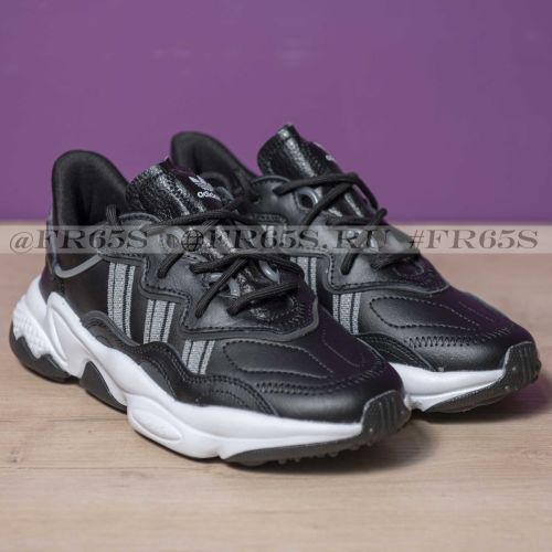 Кроссовки от Adidas Ozweego (чёрный/белая подошва)