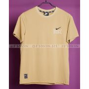 8808 Футболка от Nike (песочный)